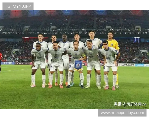 柔佛新山与上海申花展开激烈对决，最终3-1制胜，幼儿园放鞭炮